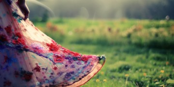 请晃动我裙摆到底是哪首歌?