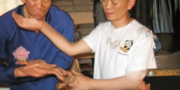 眼神中带着情思究竟是哪首歌？